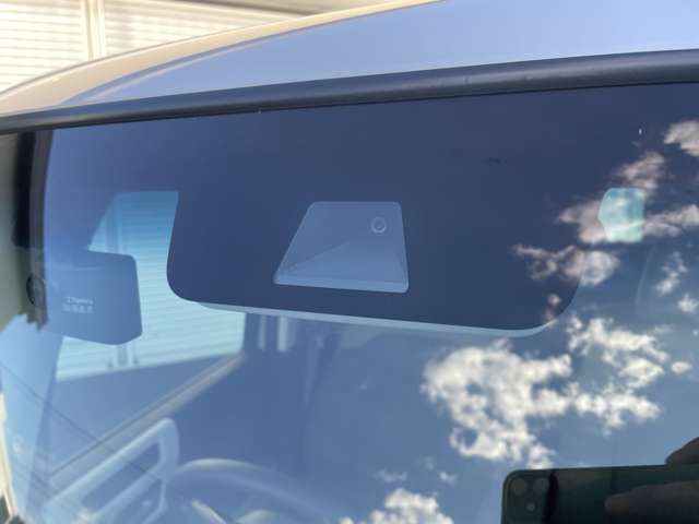衝突被害軽減ブレーキ搭載のお車です。