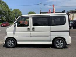 『全てのお客様に安全を』　自社運営の運輸局指定整備工場(民間車検工場)を完備しております。　経験豊富な整備士が多数在籍し納車前点検や車検整備等の作業を実施していますので安心です。