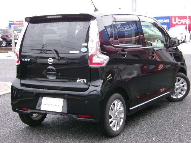 全国各地に登録納車配送可能です。なお全国の日産店にて整備、保証対応可能。