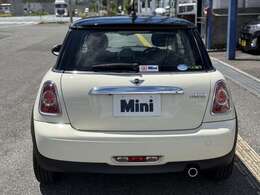 お問い合わせは、フリーダイヤル【03-6388-2100】携帯、PHS可　音声案内に従い店舗番号【108247】をご入力下さい。他にも画像がございますので、是非ご覧頂ければと思います。より詳しくお車をご覧いただけます。