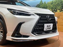 【純正エアロ】人気の純正エアロを装備！クルマの外観がよりスタイリッシュになり、街中で存在感あふれる1台に♪将来買い替える時にもリセールに影響しやすく、価値ある人気の装備です！