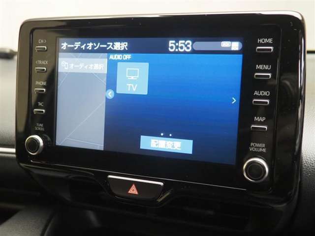 純正ナビを装備。タッチパネル式で使いやすく、お出かけもラクラクです。