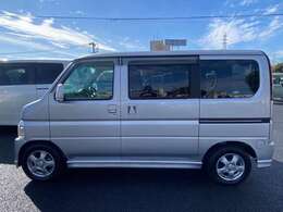 展示車両に関しましても、全ての取り扱いの車に対して厳しくチェックしております。