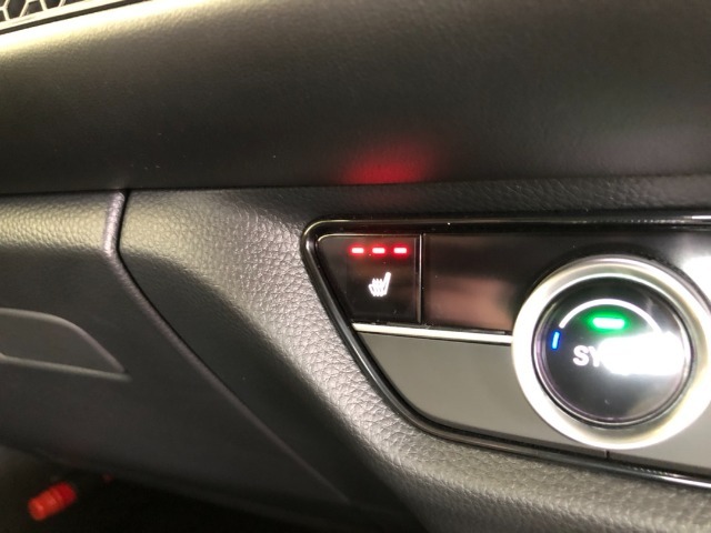 【シートヒーター】スイッチを押せば、座面と背もたれで体を温めてくれます♪