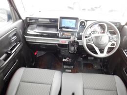 車内は専門業者にて室内クリーニング施工済みなので、大変清潔です。オリックス自動車ではみなさまに快適なドライブをお約束します。