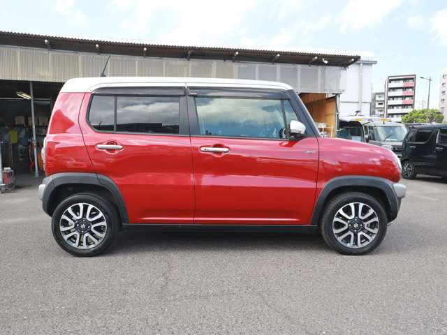 禁煙車！ターボ　ナビフルセグTV全周囲カメラBT　ETC　Pスタート　パドルシフト　HIDライト　LEDフォグ　アルミ　外装に目立つ傷もなく程度良好なお車です！程度を重視したいお客様もナットク！