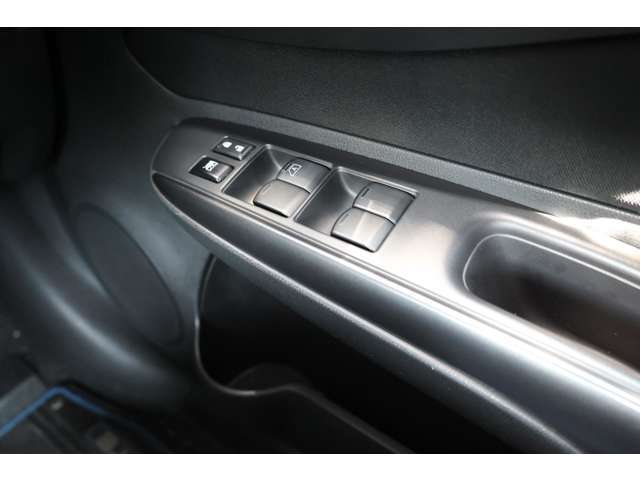 営業時間内はメールよりもお問い合わせはお電話がスムーズです。メールより本当に聞きたい情報が聞けるかも？些細な事でもお気軽にお問い合わせ下さい！