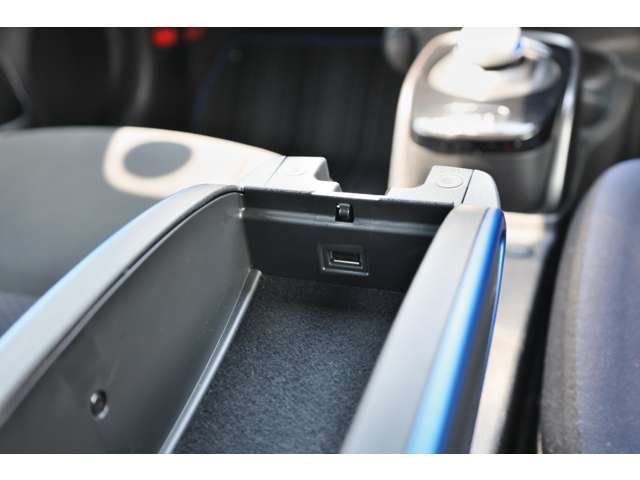 中古車だからボディーコーティングがおすすめ！下地処理が重要なコーティングはもちろんプロの施工でピカピカに仕上げます。濃色車は親水性、淡色車は撥水性のものがオススメ！