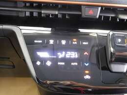 オートエアコンで車内はいつも快適　設定温度で風向きや風量を調節してくれます