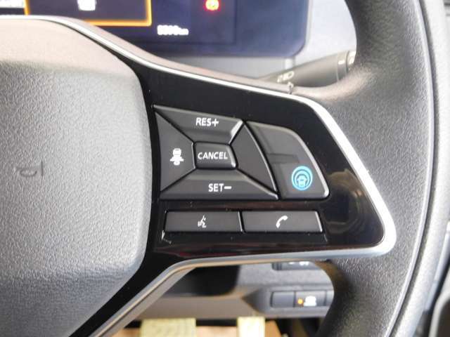 運転支援システム　プロパイロット高速道路のロングドライブに運転が苦手なかたへ車間や車線をキープしてくれます