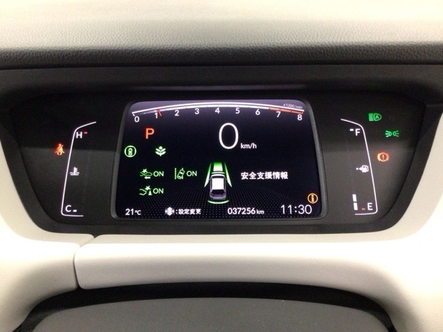 ホンダが推し進める総合先進安全装備のセンシング搭載！　衝突や斜線はみだしなどの危険が予測される時、センサーが警告。ヒューマンエラーを高度先進技術が補完してくれます。