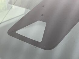 【トヨタセーフティセンス】走行中に前方の車両等を認識し、衝突しそうな時は警報とブレーキで衝突回避と被害軽減をアシスト。より安全にドライブをお楽しみいただけます。