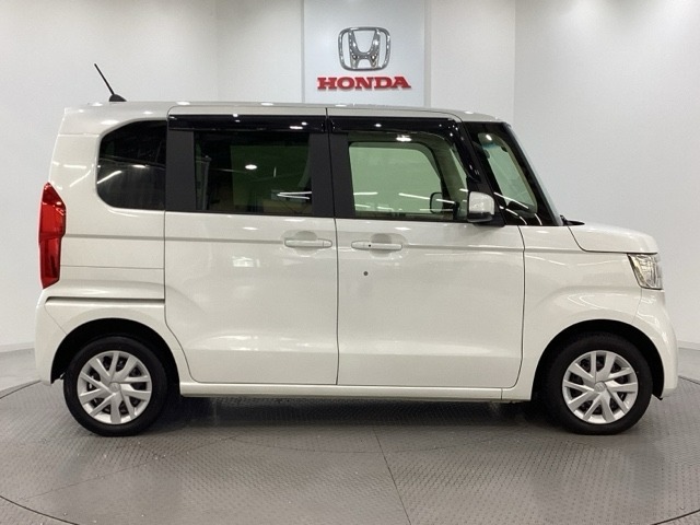 購入後も自社指定整備工場完備でお客様の愛車をしっかりサポート致します！御納車時には安全かつ安心してお乗り頂けるようホンダ専門知識を持つ整備スタッフが点検・整備・装備も説明をしてお渡ししております。