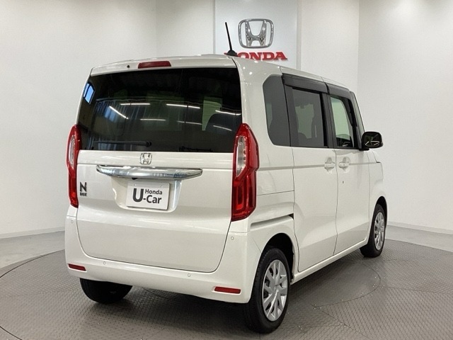 【Honda認定中古車 U-Select】　は3つの安心をお約束します。　1　Hondaのプロが整備した安心。 2　第三者機関がチェックした安心。　3　購入後もHondaが保証する安心。