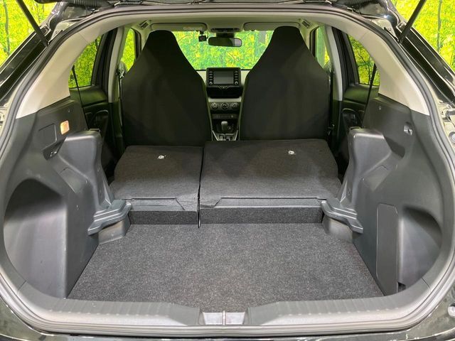 普段のお買い物や通勤、送迎等に十分な荷室スペースを確保しております。セカンドシートを倒すと、大きな荷物の積載も可能です♪