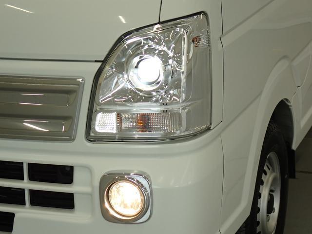 省電力・長寿命・高輝度の3拍子揃った　LEDヘッドランプ装備！！