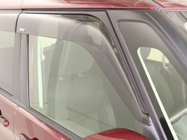 ドアバイザーが既に付いています☆車内に熱がこもらないようにしたい時や換気したい時など少しだけ窓を開けておきたい時にとても便利です♪