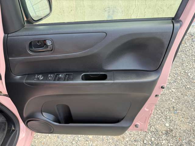 運転席ドアパネルです。