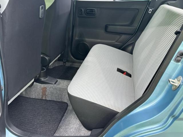 WECARSでは各商談席に大型モニターをご用意しております！見やすい大画面でゆったりと全国の在庫をご覧いただけます！是非ご来店お待ちしております！