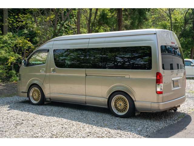 車両左側の状態をご確認ください。
