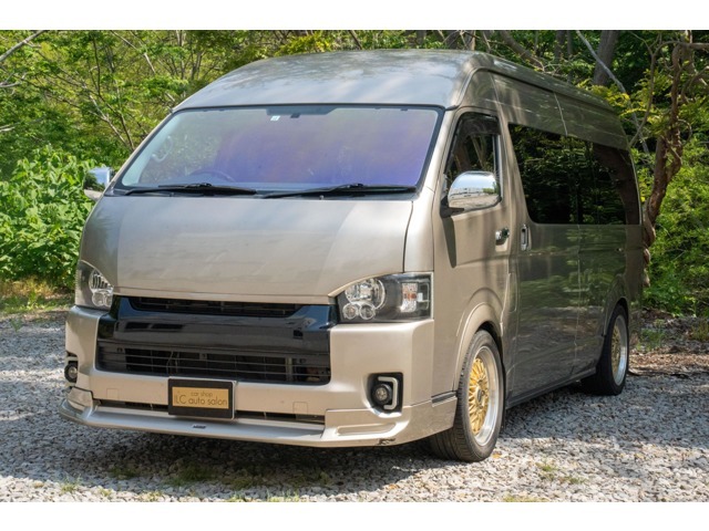 ハイルーフロングの4WD、ローダウン、Essex18インチホール、