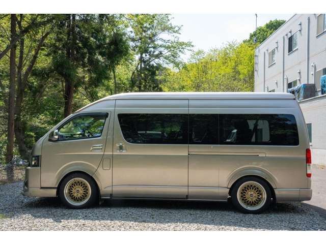 車両左側の状態をご確認ください。