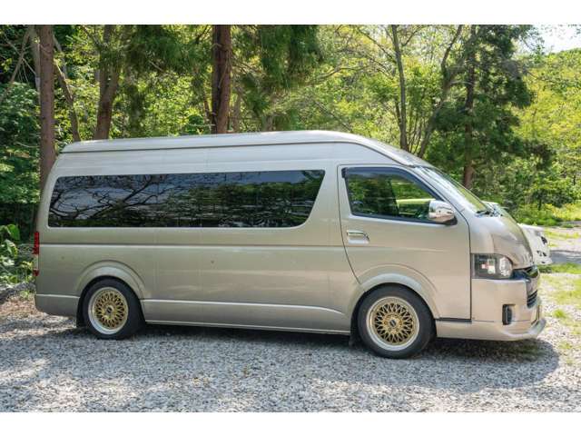 車両右側の状態をご確認ください。