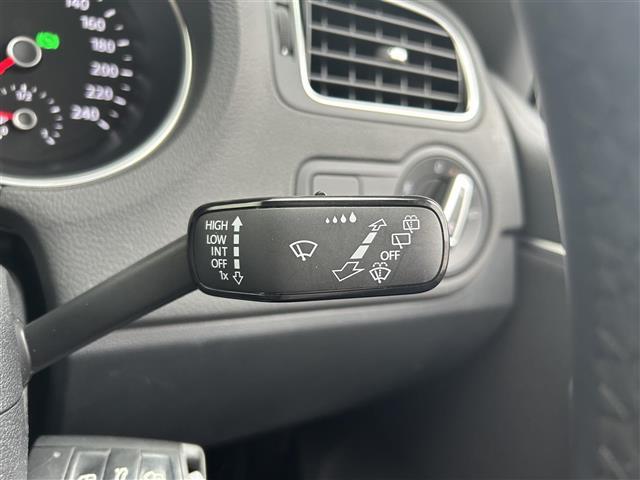 快適なドライブを楽しむための機能が装備されています！運転席から触れるので、使いやすいです！除菌プランいれていただくと、さらに清潔で安心していただけます！