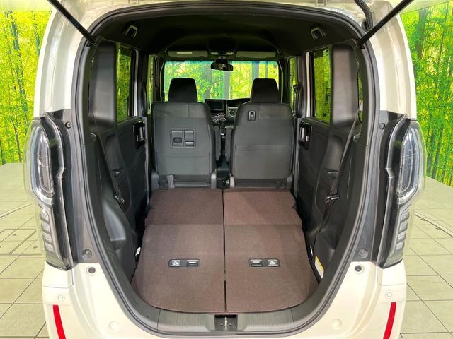 普段のお買い物や通勤、送迎等に十分な荷室スペースを確保しております。セカンドシートを倒すと、大きな荷物の積載も可能です♪