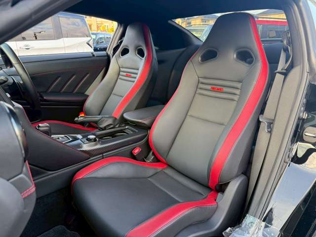 助手席から見るコックピット、視界を是非座って体感してみて下さい