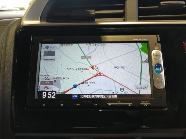 ■ナビはルート案内はもちろんですが、Bluetooth接続にも対応していますので、スマホの中の音楽を手軽に楽しむこともできます。