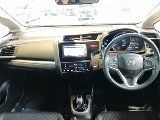 ☆お車のご購入はもちろん【車検・点検】【オイル交換】【部品取付】【自動車保険】など、カーライフ全般を南インター店でしっかりサポート！お気軽に【011-895-7111】までご相談ください！