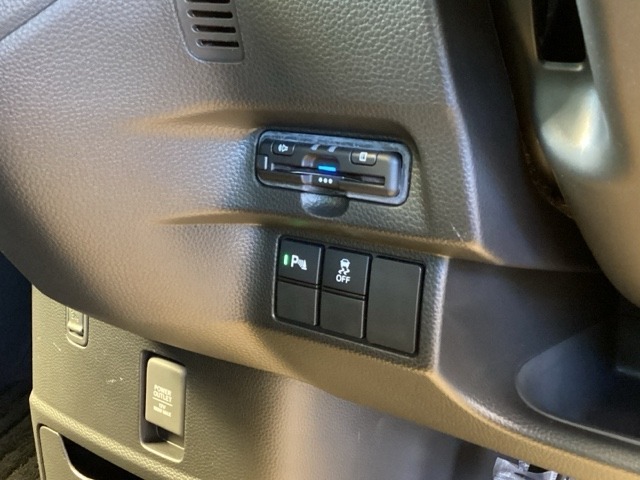 ETC付いてます。ETCが使用可能な道路通行料はキャッシュレスでスマートに走行できます。再セットアップして納車致します。