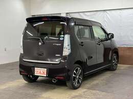 当店は安心のJUメンバーショップ！！JUでの仕入れや下取り車など展示しております☆（JU＝社団法人日本中古自動車販売協会連合会）