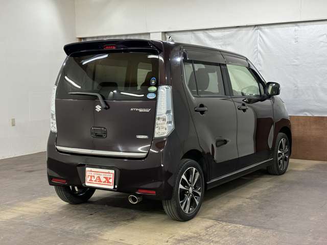当店は安心のJUメンバーショップ！！JUでの仕入れや下取り車など展示しております☆（JU＝社団法人日本中古自動車販売協会連合会）