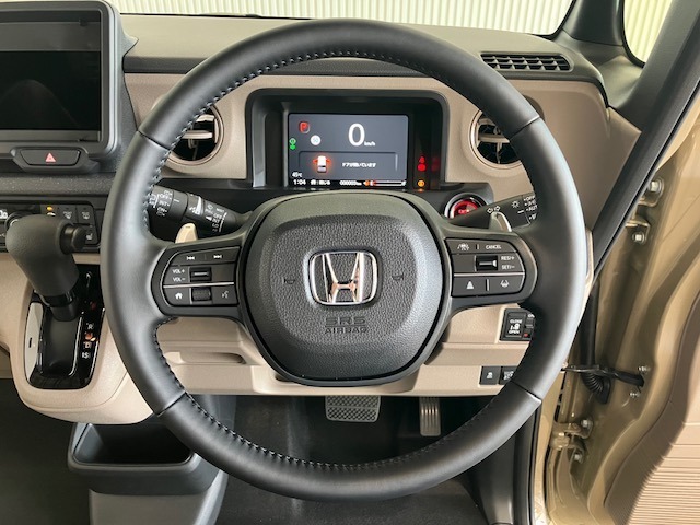【Honda SENSING】衝突被害軽減ブレーキ〈CMBS〉、ACC〈アダプティブ・クルーズ・コントロール〉、LKAS〈車線維持支援システム〉、誤発進抑制機能、等で安全運転のサポートをします！