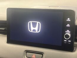 【9インチ　ホンダコネクトディスプレイ】視認性の高い大画面ディスプレイでナビの使用や、お持ちのスマートフォンと連携したbluetoothでの音楽再生が可能です♪