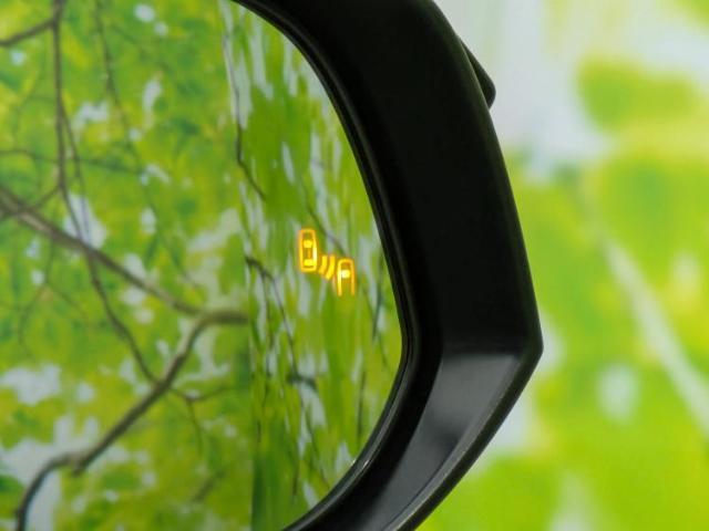 国産車から輸入車まで多様なお客様のニーズのお応えできるように、全国規模で豊富な在庫展開！車のことならWECARSへ！