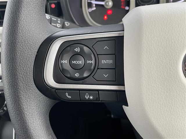 【運転席操作部】『運転席周辺の装備』の画像になります。快適なドライブを楽しむための機能が装備されています！運転席から触れるので使いやすいです！