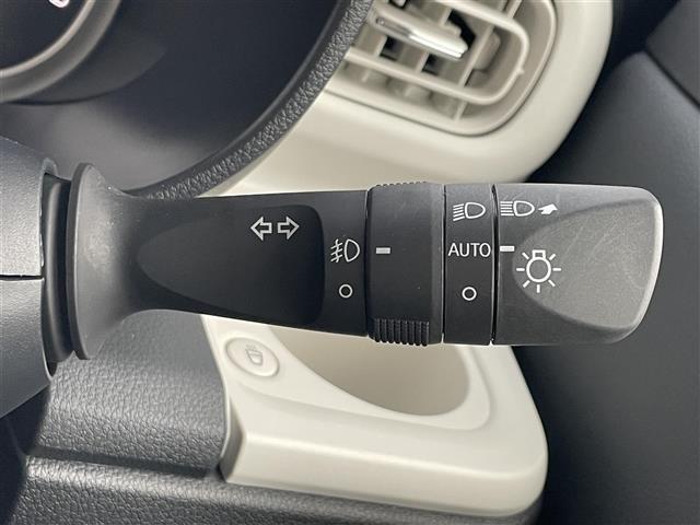 【運転席操作部】『運転席周辺の装備』の画像になります。快適なドライブを楽しむための機能が装備されています！運転席から触れるので使いやすいです！
