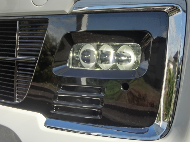 フォグライトも装備。視認性向上はもちろんデザイン面にも貢献します。