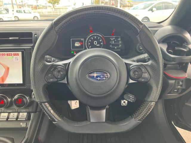 WECARSの展示場では実際に見て、触ってお車をお選びいただけます！知識の豊富な営業スタッフが様々なカーライフをご提案いたします！