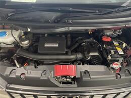 【エンジンルーム】エンジンの調子は良好です！ご納車前にはしっかりとオイル交換・その他油種類の点検補充をさせて頂きます。また、ガリバーでは修復歴のある車は販売いたしません。