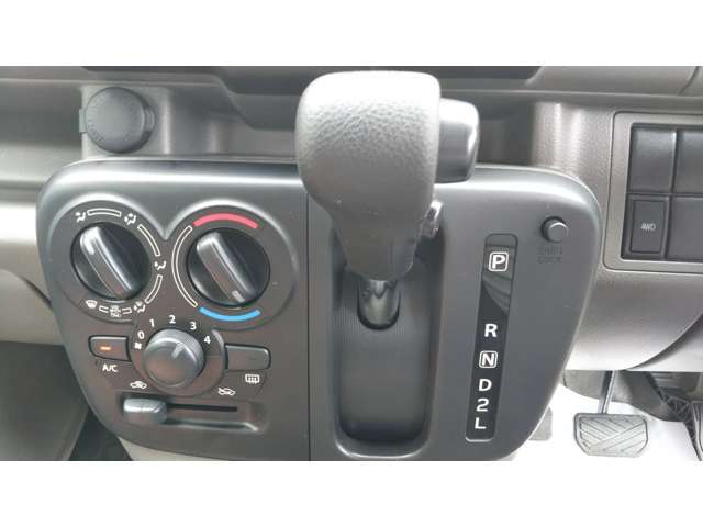 ☆車検、整備も自社工場にてバッチリ！年間の車検実績約1000台！常日頃のメンテナンスよりお客様のカーライフをサポート致します。☆お問い合わせは無料電話0078-6002-510174まで☆