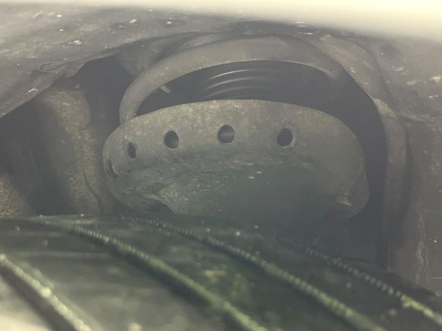 お車を安心してお乗りいただく為には、足回りの定期点検が欠かせません。サービスサポート（有償保証）では無料点検もご提供しており、安心のカーライフをお過ごしいただけるサポート体制が整っています。