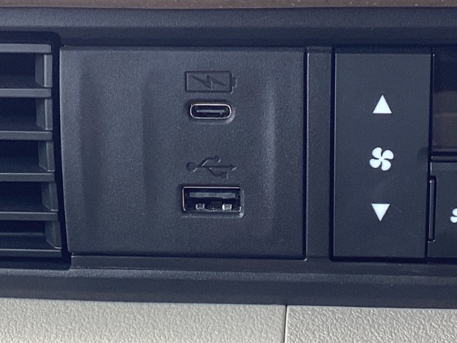 USB、充電も充実しています