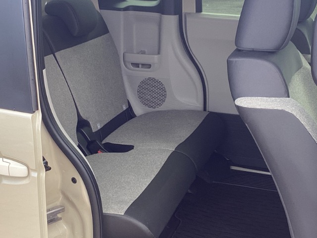 後部座席も広い空間を確保できファミリーでお出かけも余裕です♪