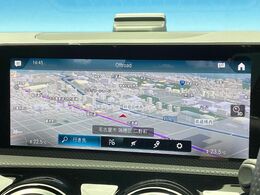 ●純正ナビ:一体感のあるナビは、高級感ある車内を演出してくれます。Bluetooth再生などオーディオ機能も充実しておりますので、運転もより楽しめます♪