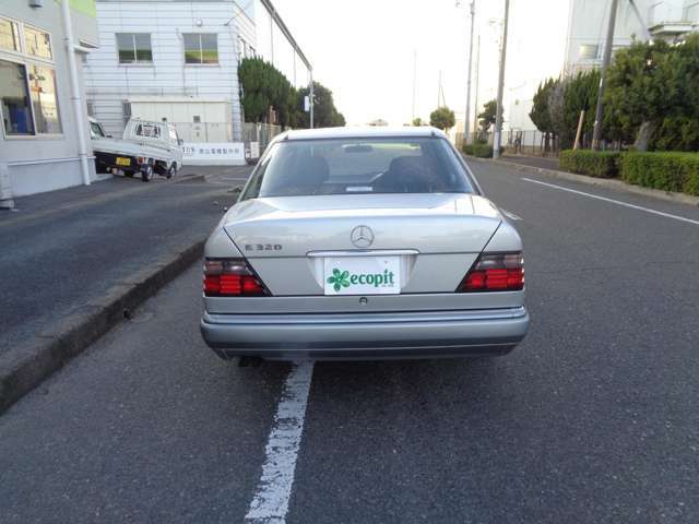 弊社では、すべての車に対してお客様にご安心頂けるよう総額表記にてご案内させて頂いております。本体価格にいくら追加になるのか不安といったお客様の声にお応えし、名良会計！