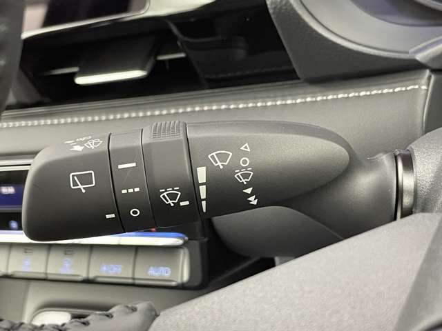 【運転席操作部】快適なドライブを楽しむための機能が装備されています！運転席から触れるので、使いやすいです！除菌プランいれていただくと、さらに清潔で安心していただけます！